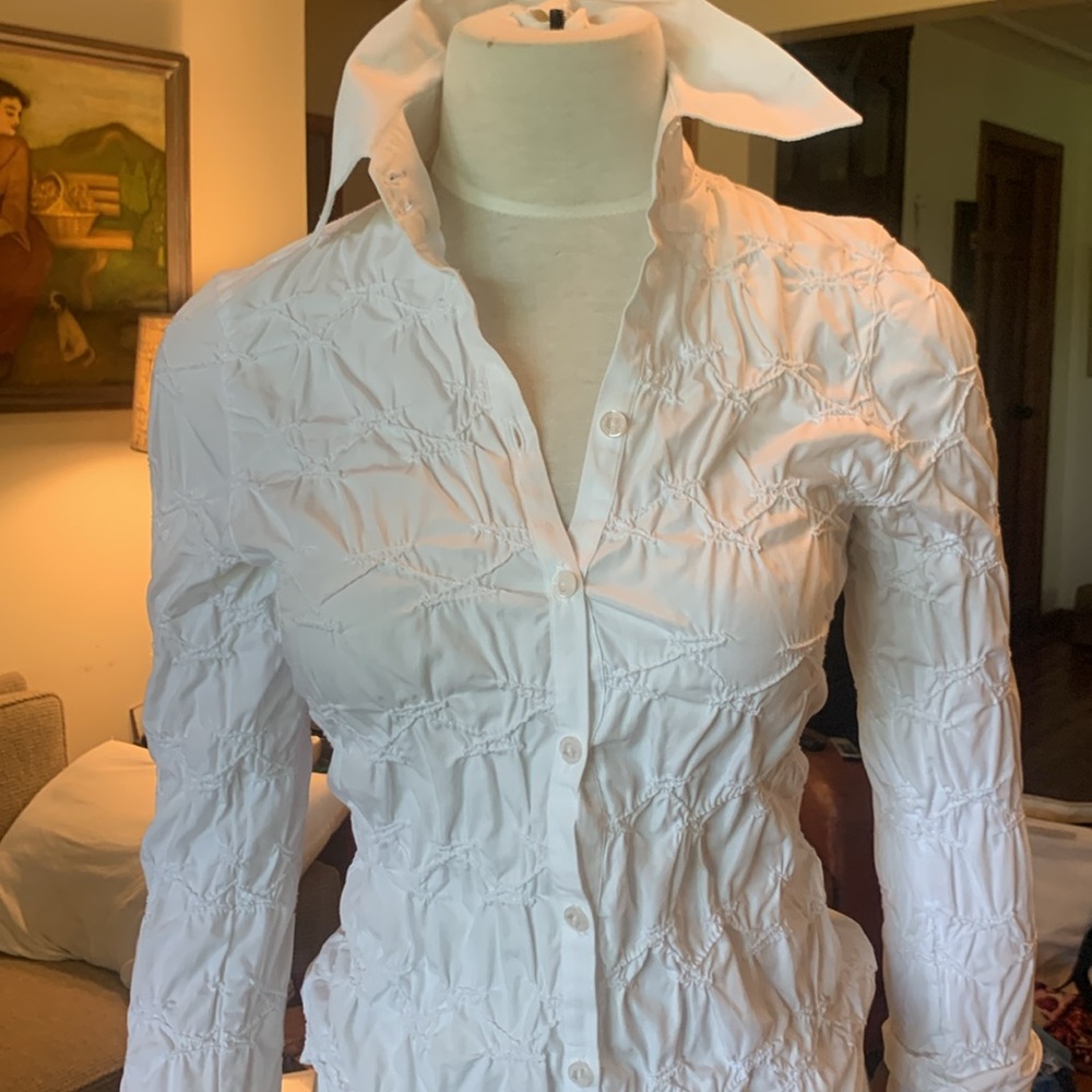 ANNE FONTAINE PARIS FRANCE WHITE BLOUSE WITH PUCKERED GATHERED DETAIL - Picture 2 of 13
